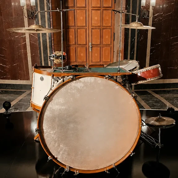 View of the audience-facing side of a 1920’s SONOR jazz drum kit